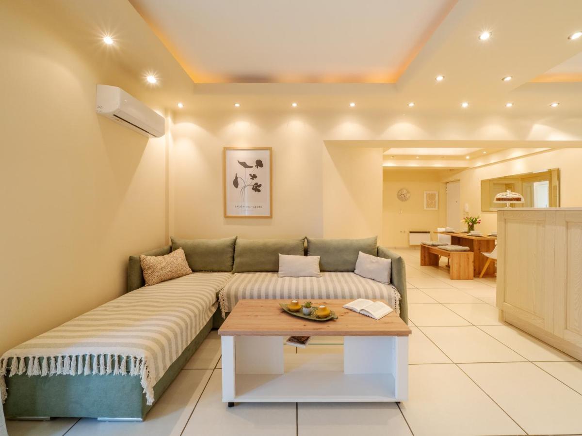 Aura Elegant Apartment Near Garitsa Bay Analipsis  Exterior photo