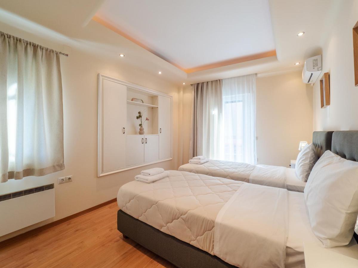 Aura Elegant Apartment Near Garitsa Bay Analipsis  Exterior photo
