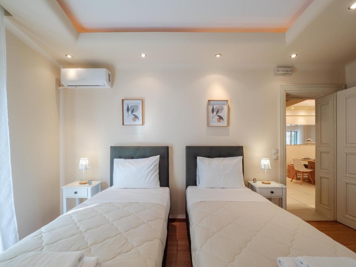 Aura Elegant Apartment Near Garitsa Bay Analipsis  Exterior photo
