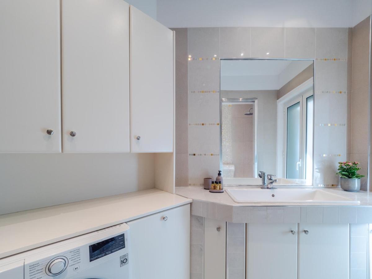 Aura Elegant Apartment Near Garitsa Bay Analipsis  Exterior photo